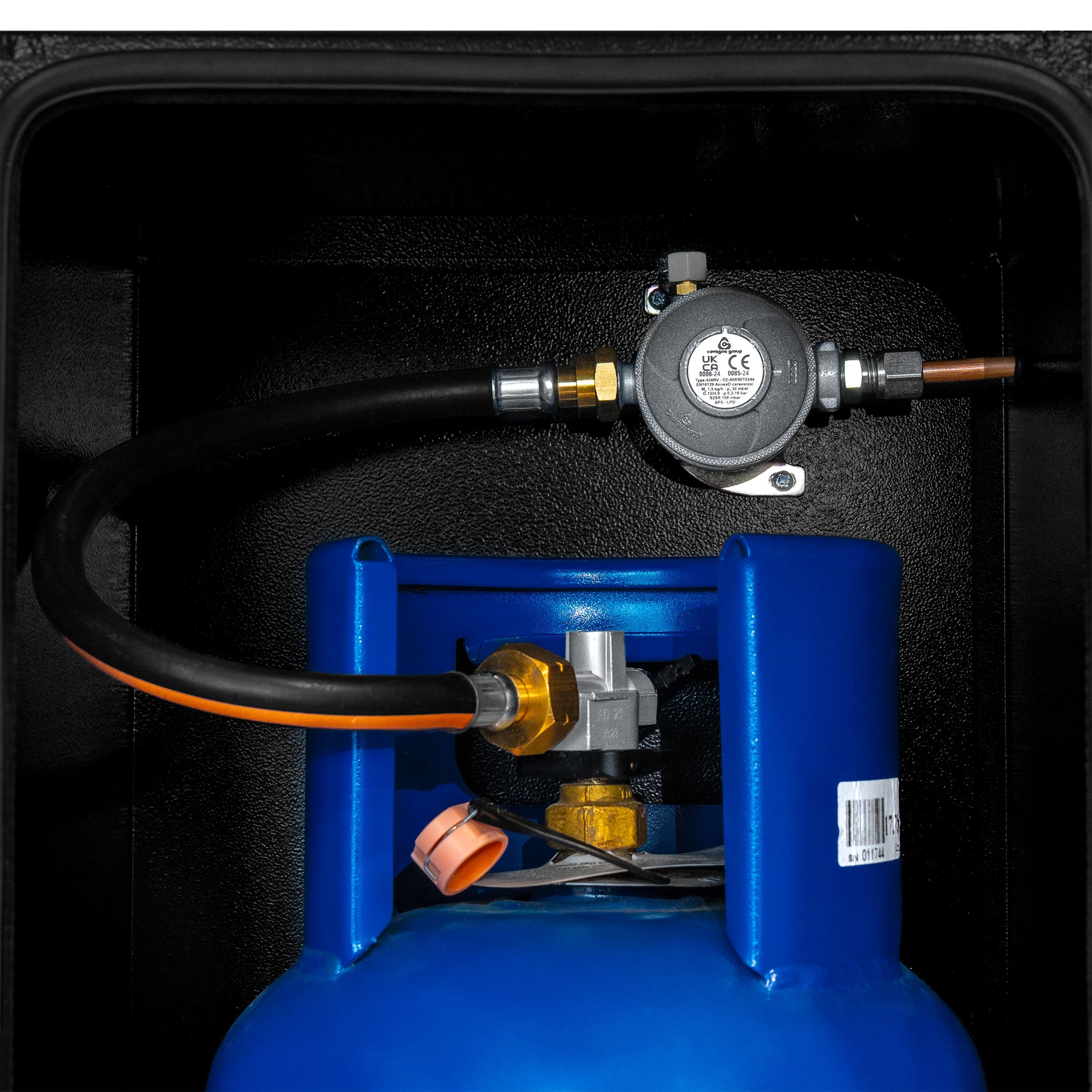 7KG BUTANE GAS LOCKER KIT WITH BULKHEAD REGULATOR