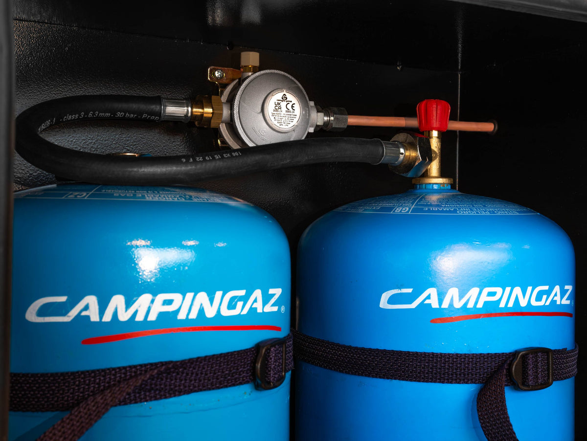 DOUBLE 904 907 CAMPING GAZ STEEL GAS LOCKER KIT WITH BULKHEAD REGULATOR (BLACK)