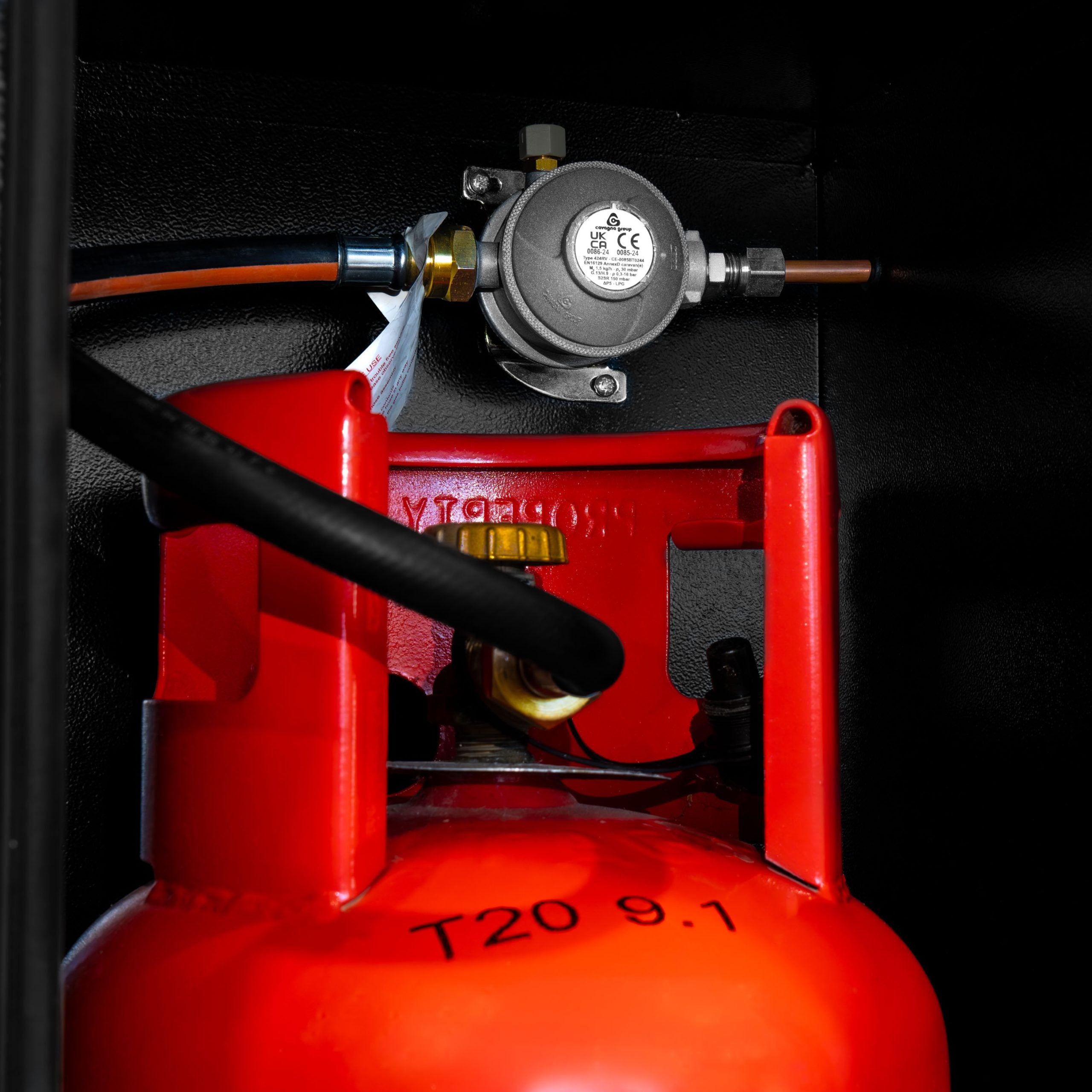 6KG PROPANE GAS LOCKER KIT WITH BULKHEAD REGULATOR