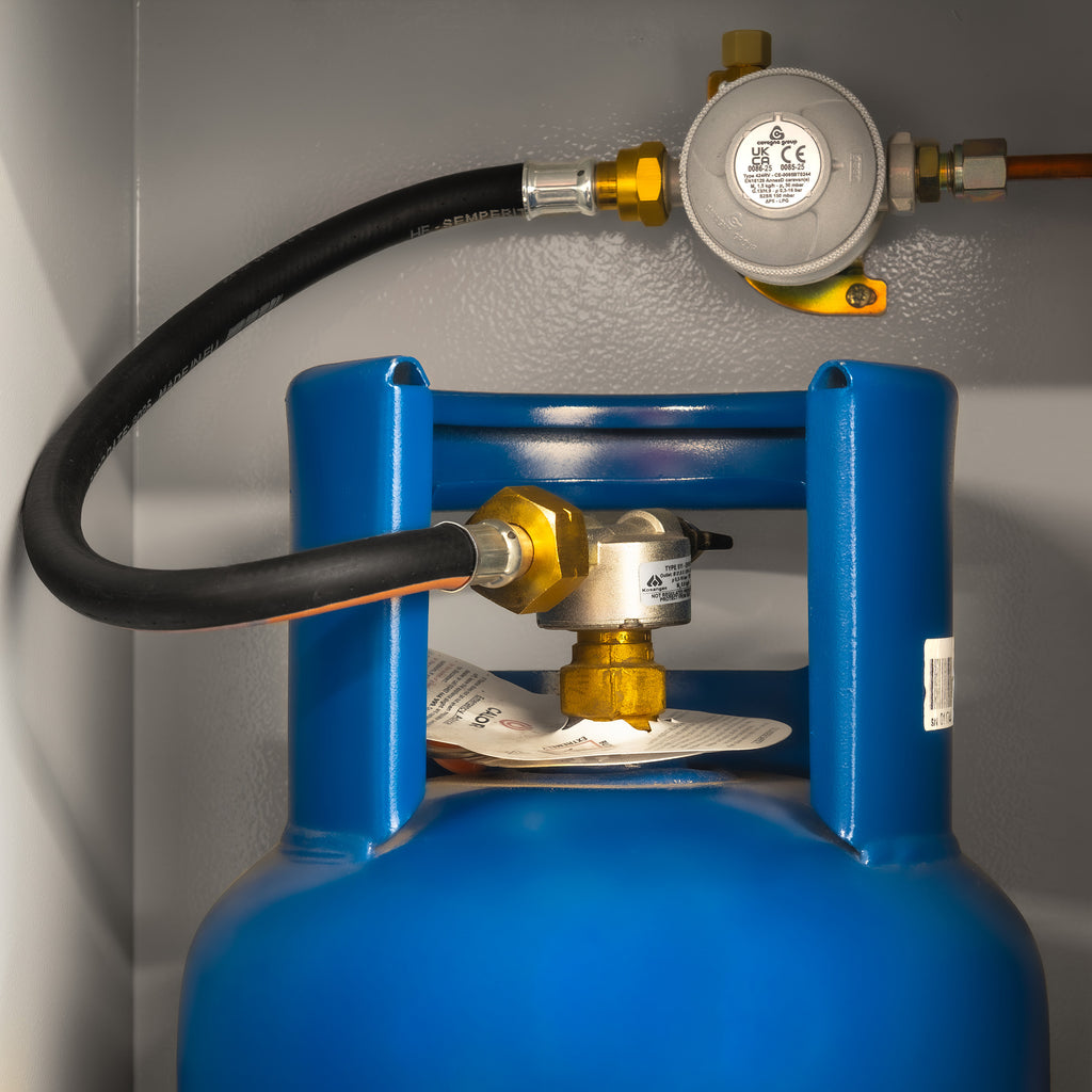 7KG BUTANE GAS LOCKER KIT WITH BULKHEAD REGULATOR (GREY)